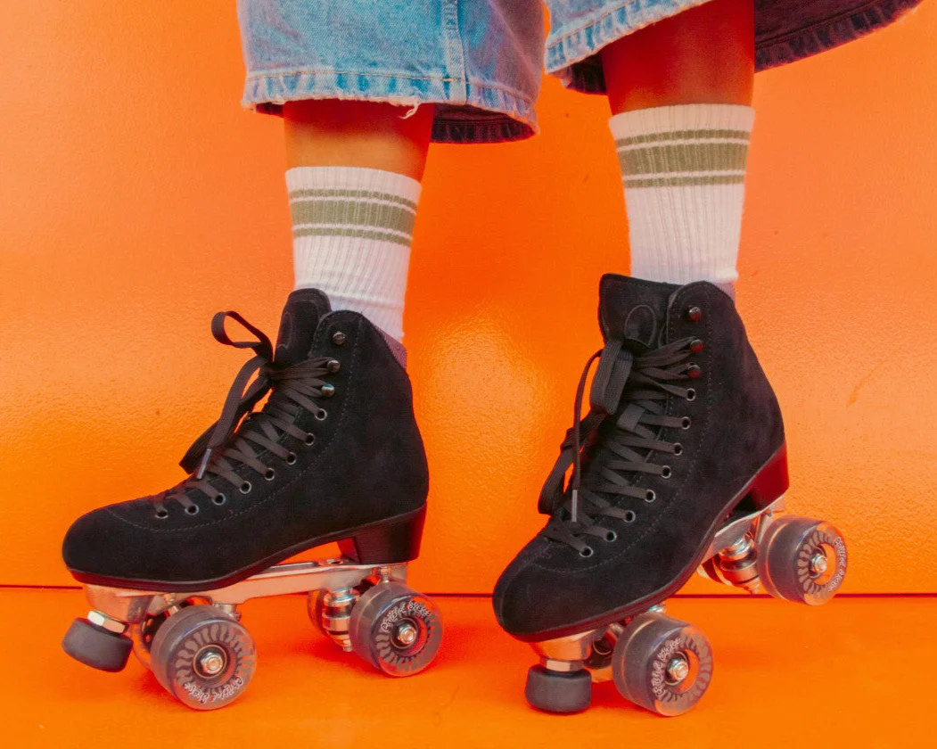 ROLLER SKATES